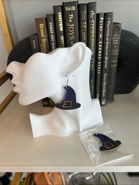 Halloween Witch Hat Dangle Earrings (NWOT)